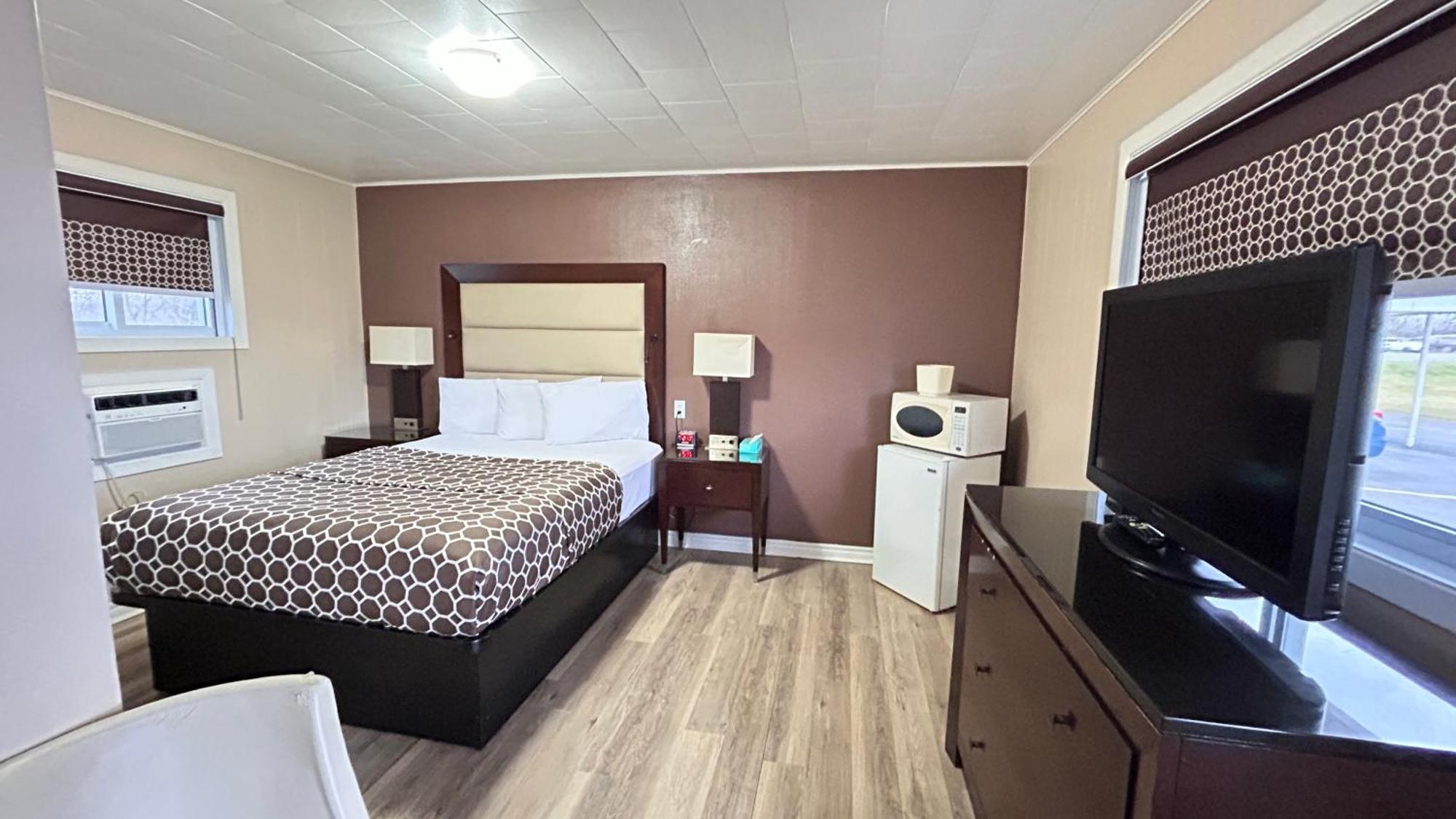 Rogers Motel Smiths Falls Exterior photo